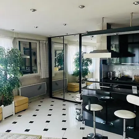Arc Paris Apartmán *